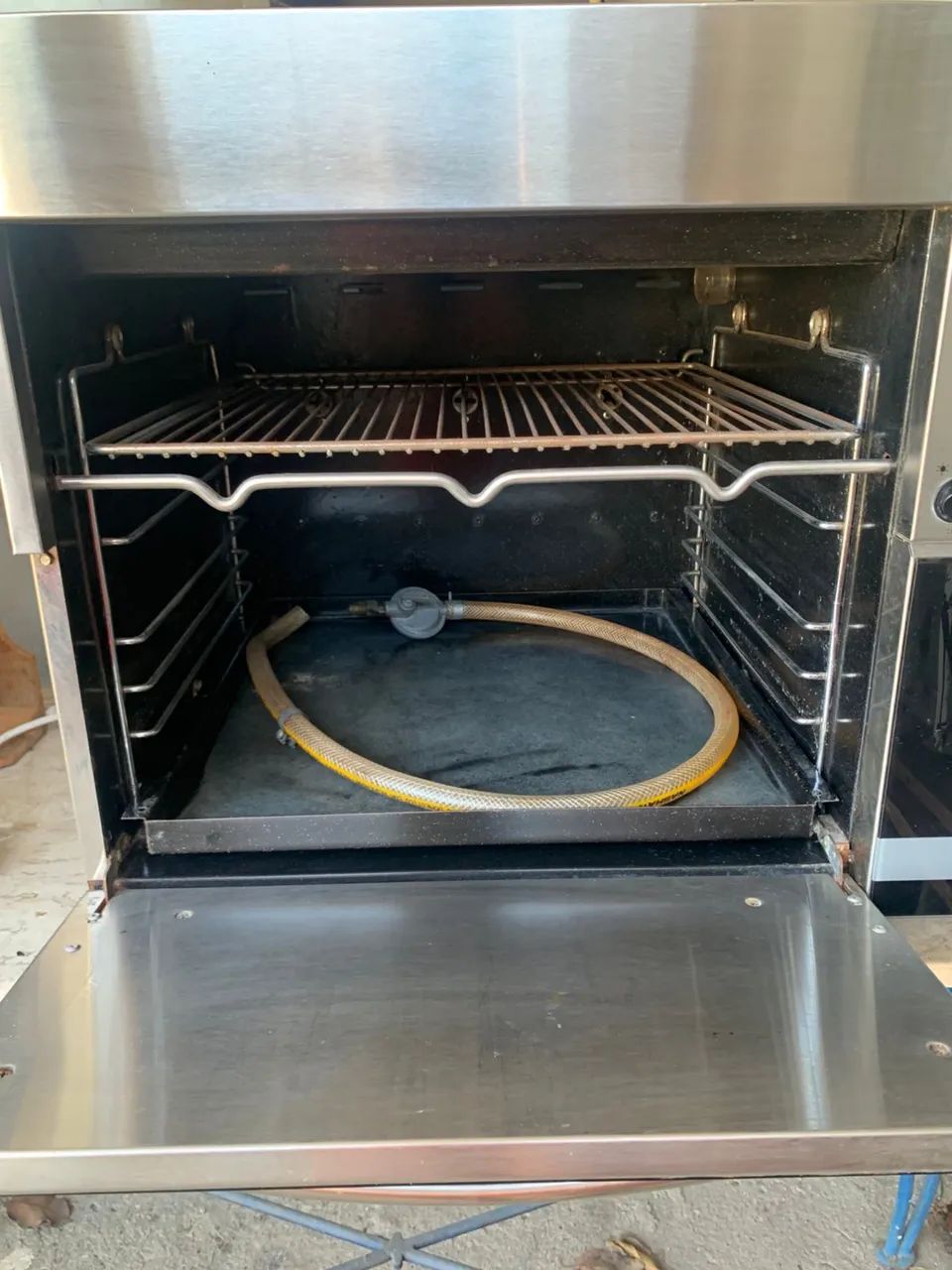 VENDO CHURRASQUEIRA À GÁS POR APENAS R$1.200