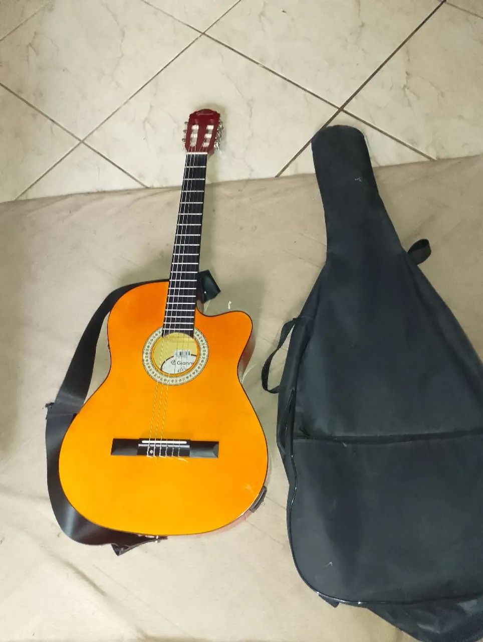 Vendo violão 