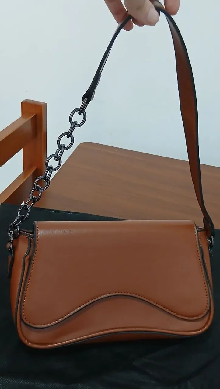 Bolsa tiracolo pequena marrom - Foto 2