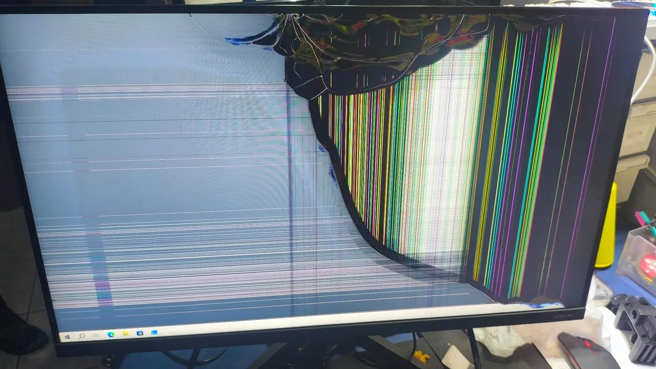 MONITOR SAMSUNG F27T350FLH COM TELA QUEBRADA DEFEITO  - Foto 2