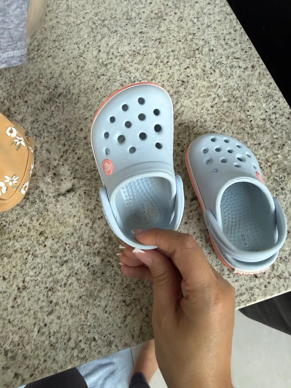Crocs semi nova  - Foto 4