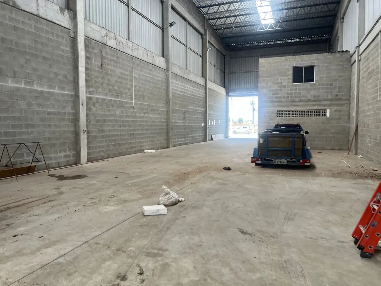 ALUGA-SE GALPÃO COMERCIAL  400 m²  Av. Menino Marcelo (via principal) - Foto 2