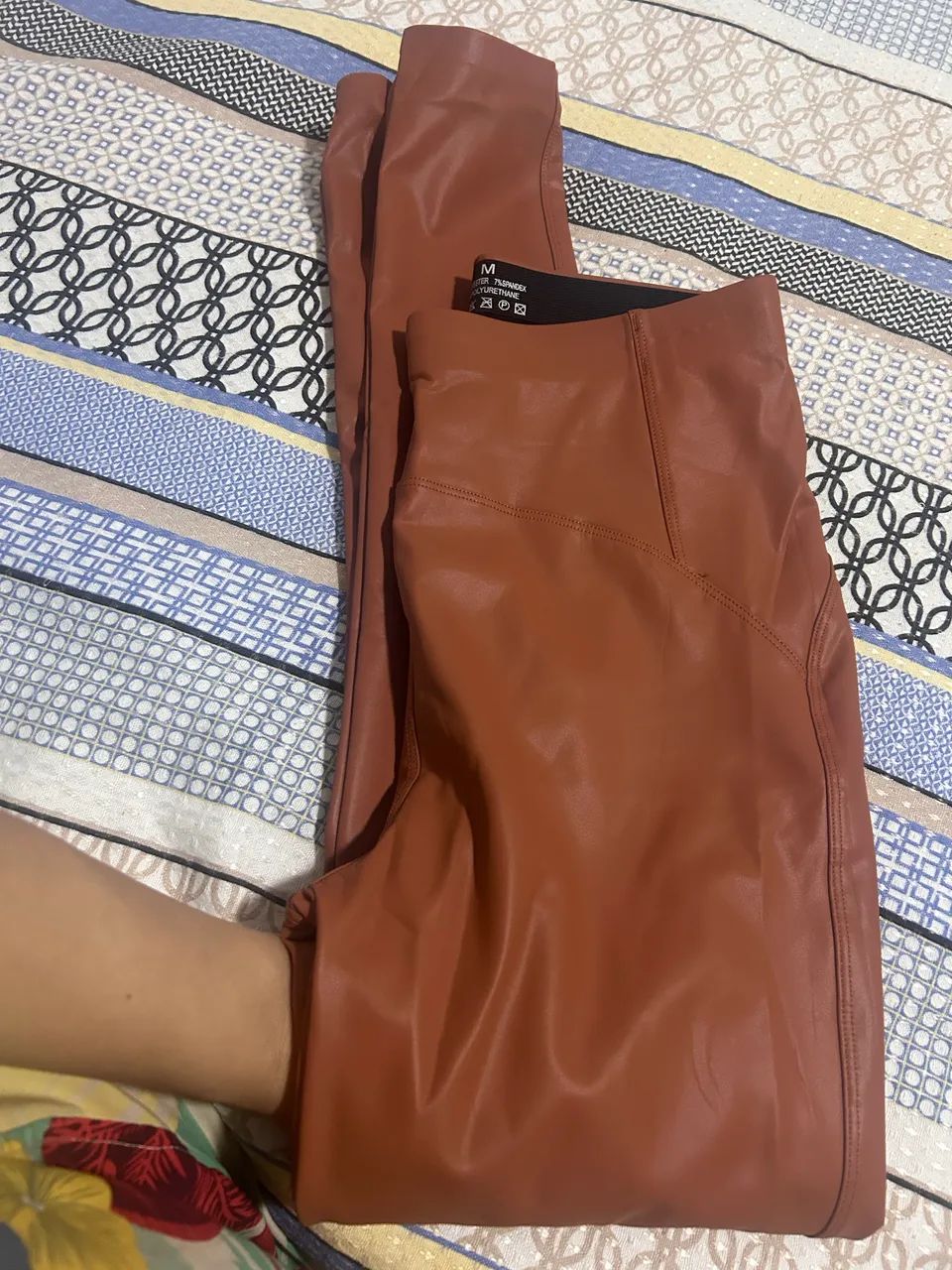 Calça em couro fake - Foto 3