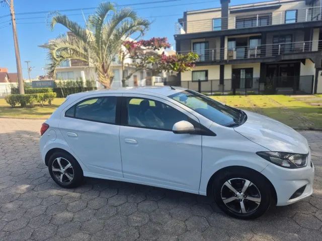 Chevrolet Onix Hatch LTZ 1.4 8V Flex Aut. 4P 2018 - Foto 4