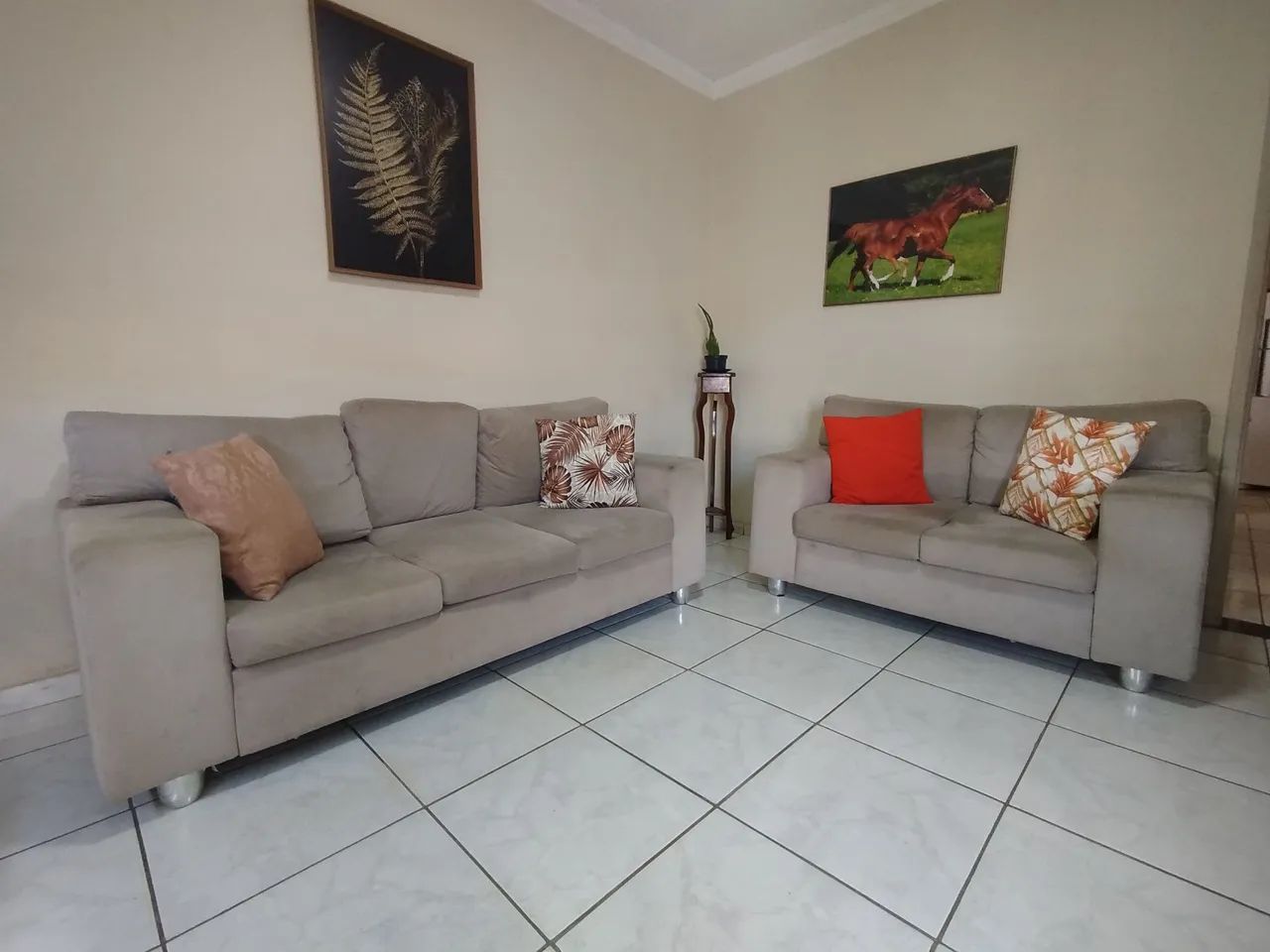 Conjunto de sofá 2 e 3 lugares 