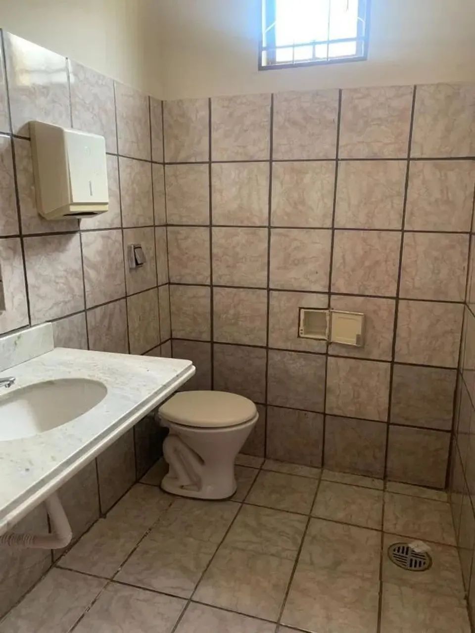 Ponto Comercial para Venda em Uberlândia, Tocantins, 1 dormitório, 2 banheiros, 1 vaga - Foto 10