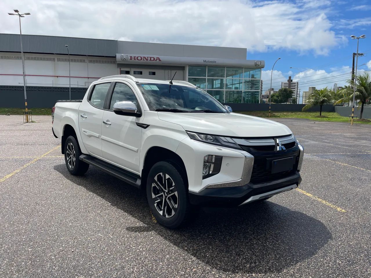 Mitsubishi L200 2025