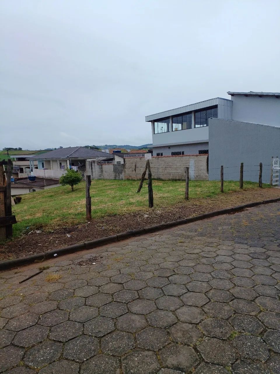 Otimo lote com 192 metros   Rua Parana  "aceito carro"