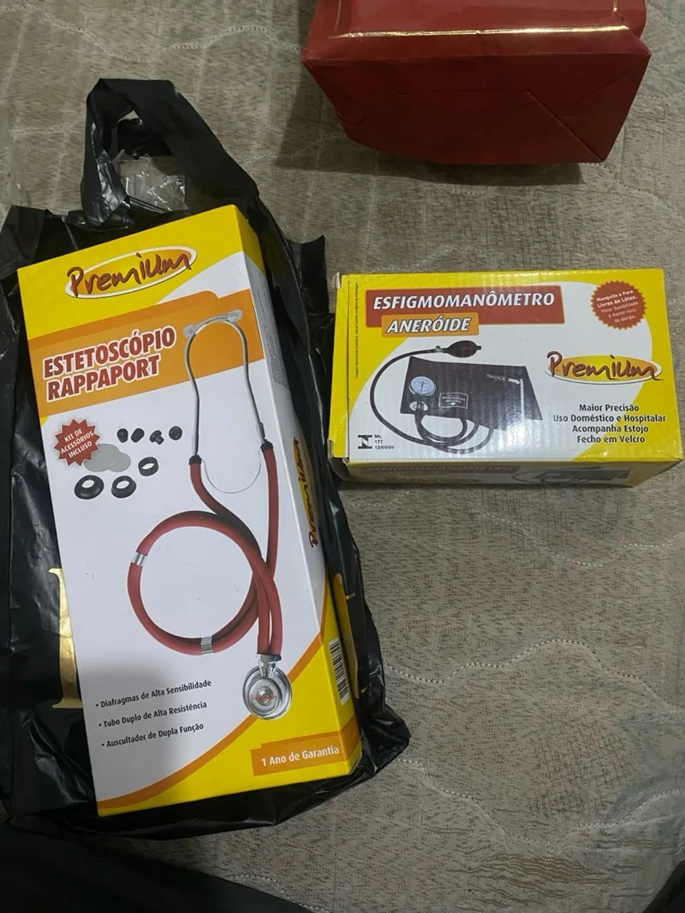 Estetoscópio Rappaport e esfigmomanômetro aneróide