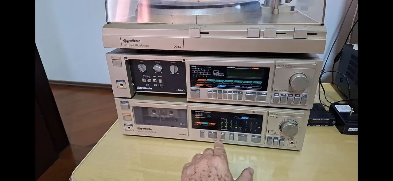 DS40 Gradiente Troco em um pré amplificador 