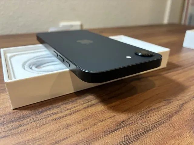 Iphone 17e acompanha caixa - Foto 2