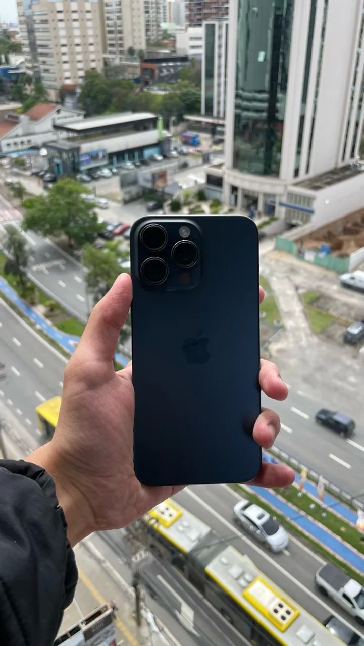 Celular Apple 15 pro Max usado 
