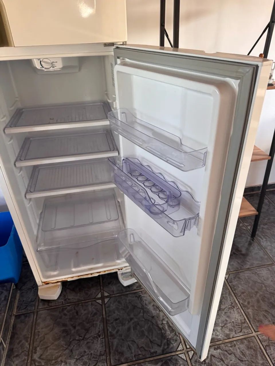 Geladeira Electrolux 261l - Foto 2