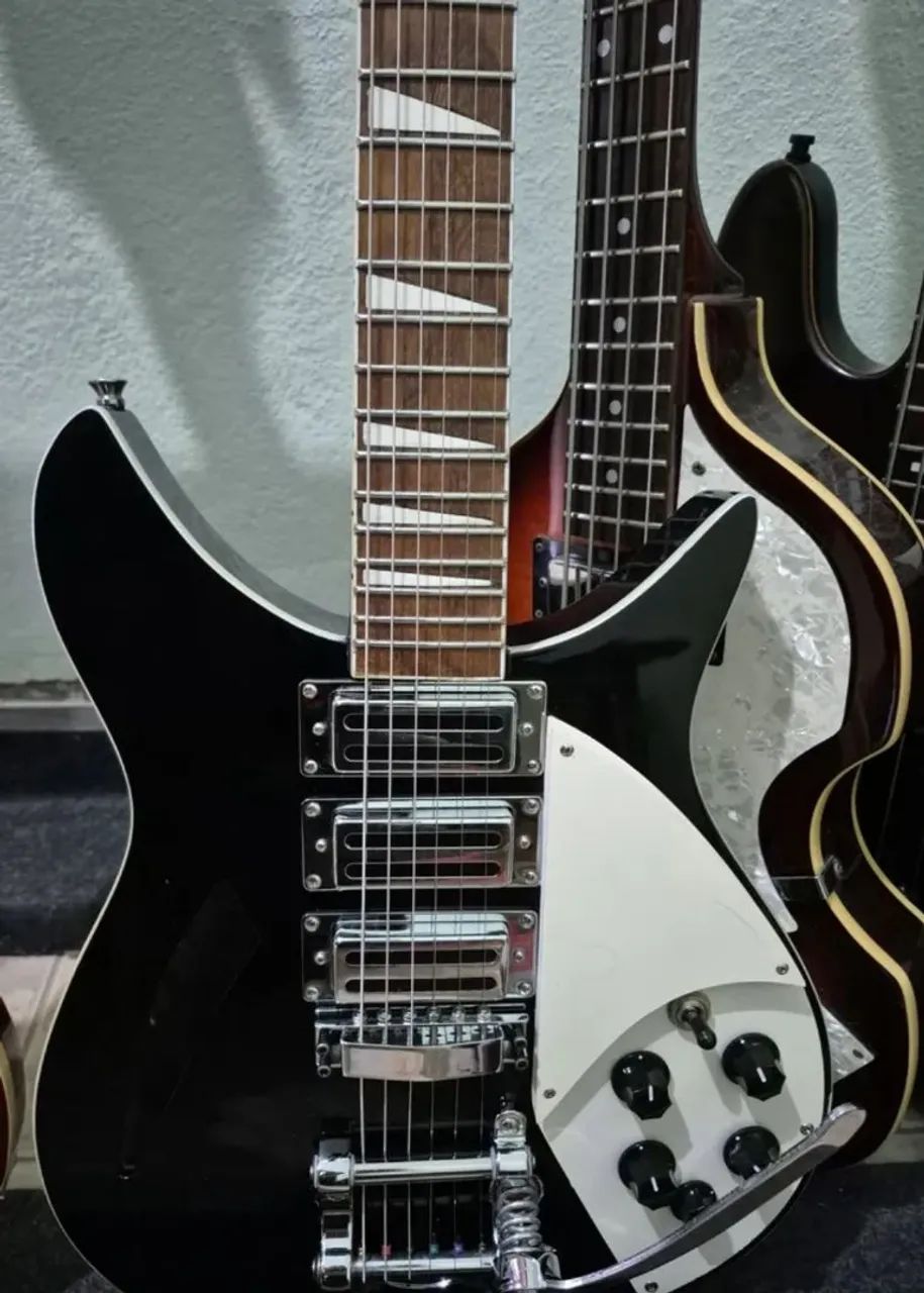 Rickenbacker 325 