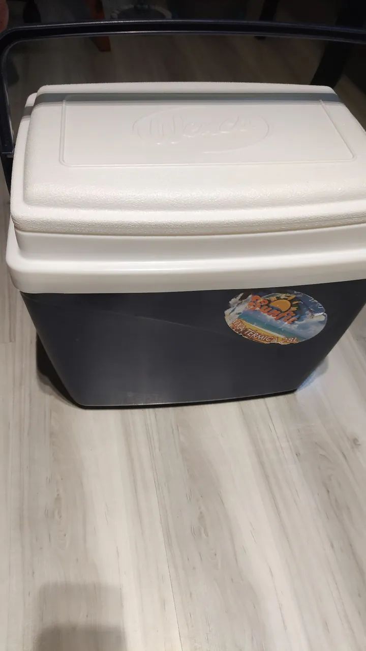 Caixa térmica 28L.