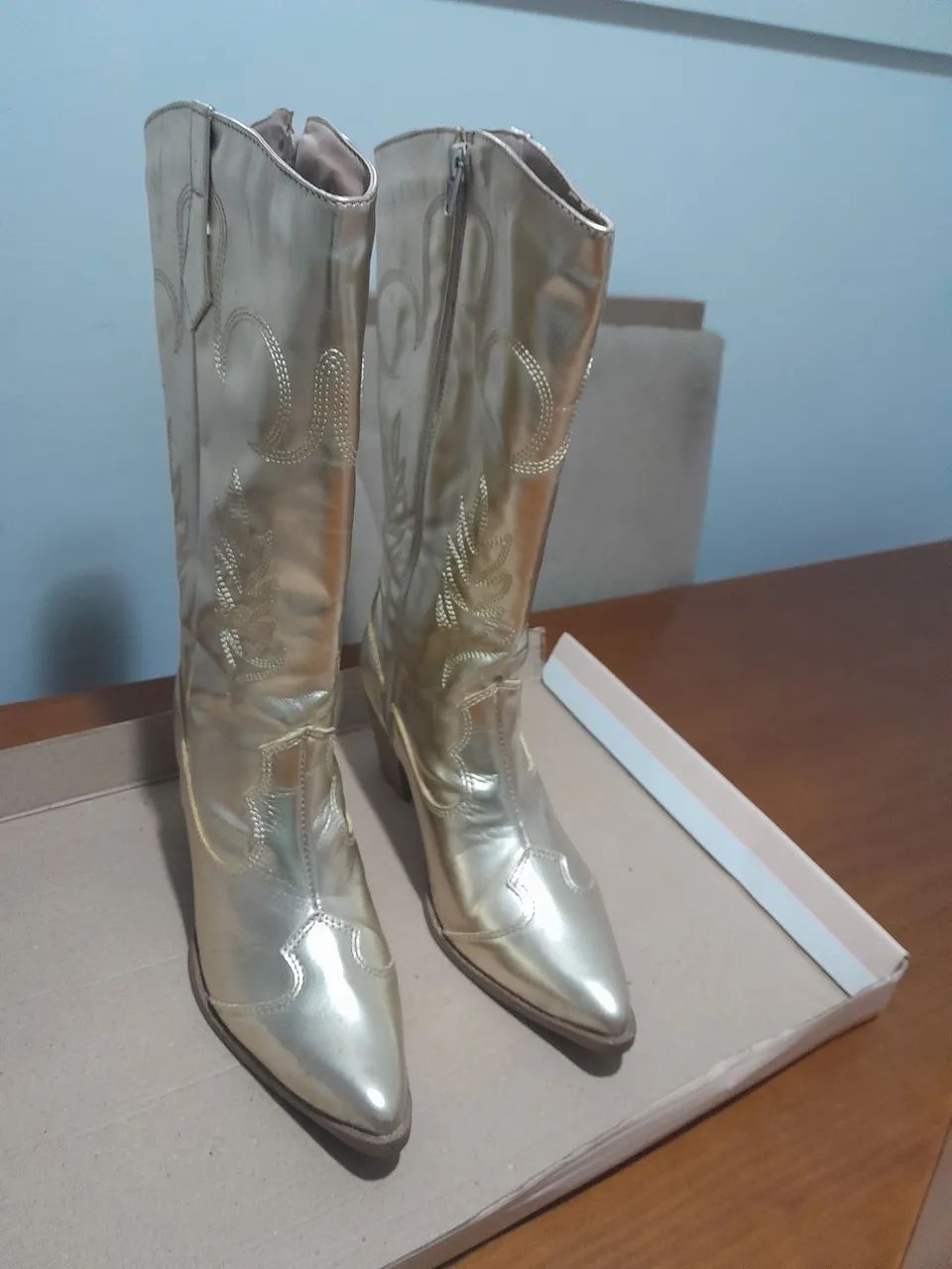 BOTA TEXANA DOURADA N°35
