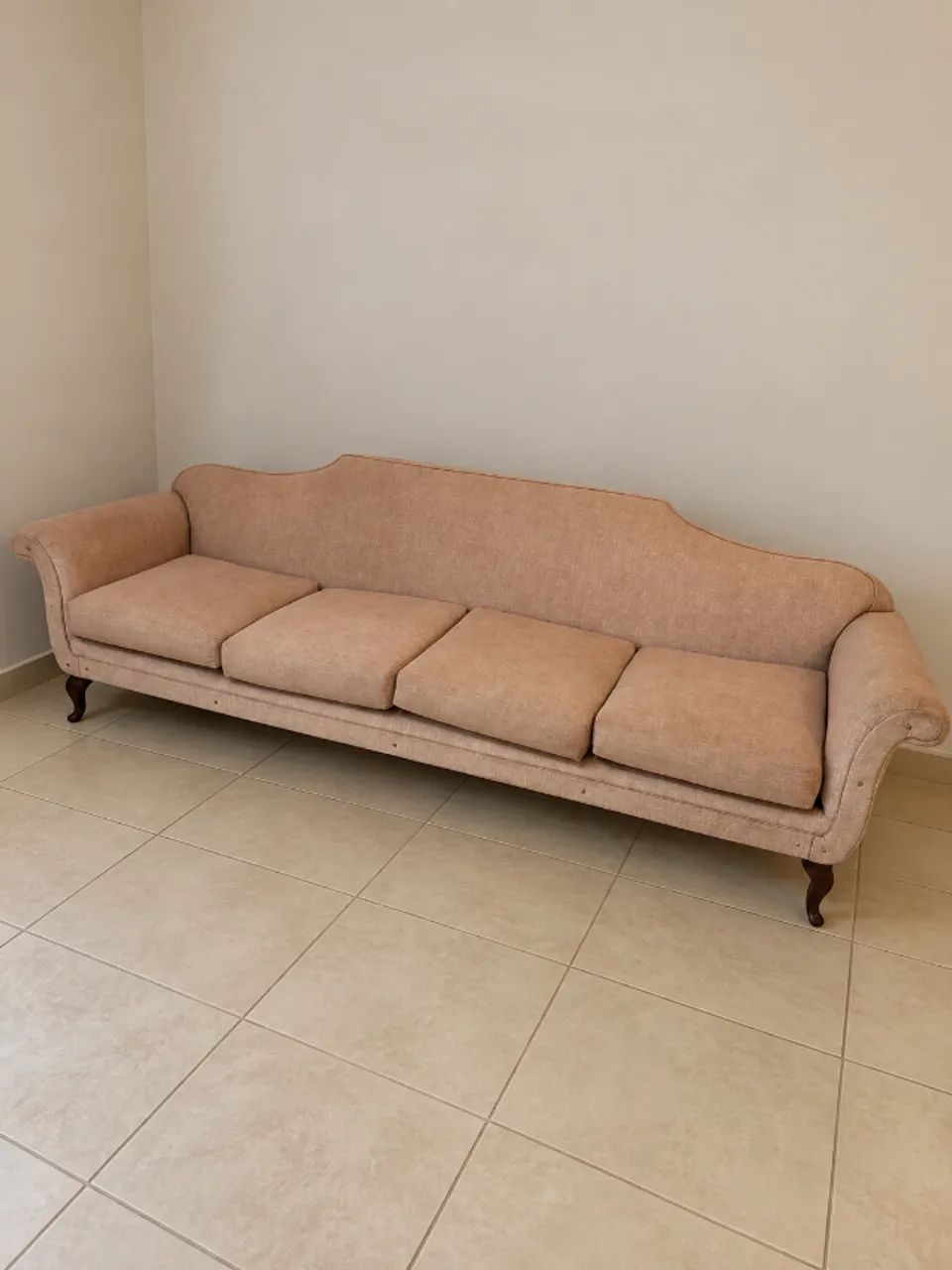 Conjunto vintage - sofá + par de poltronas em madeira maciça.