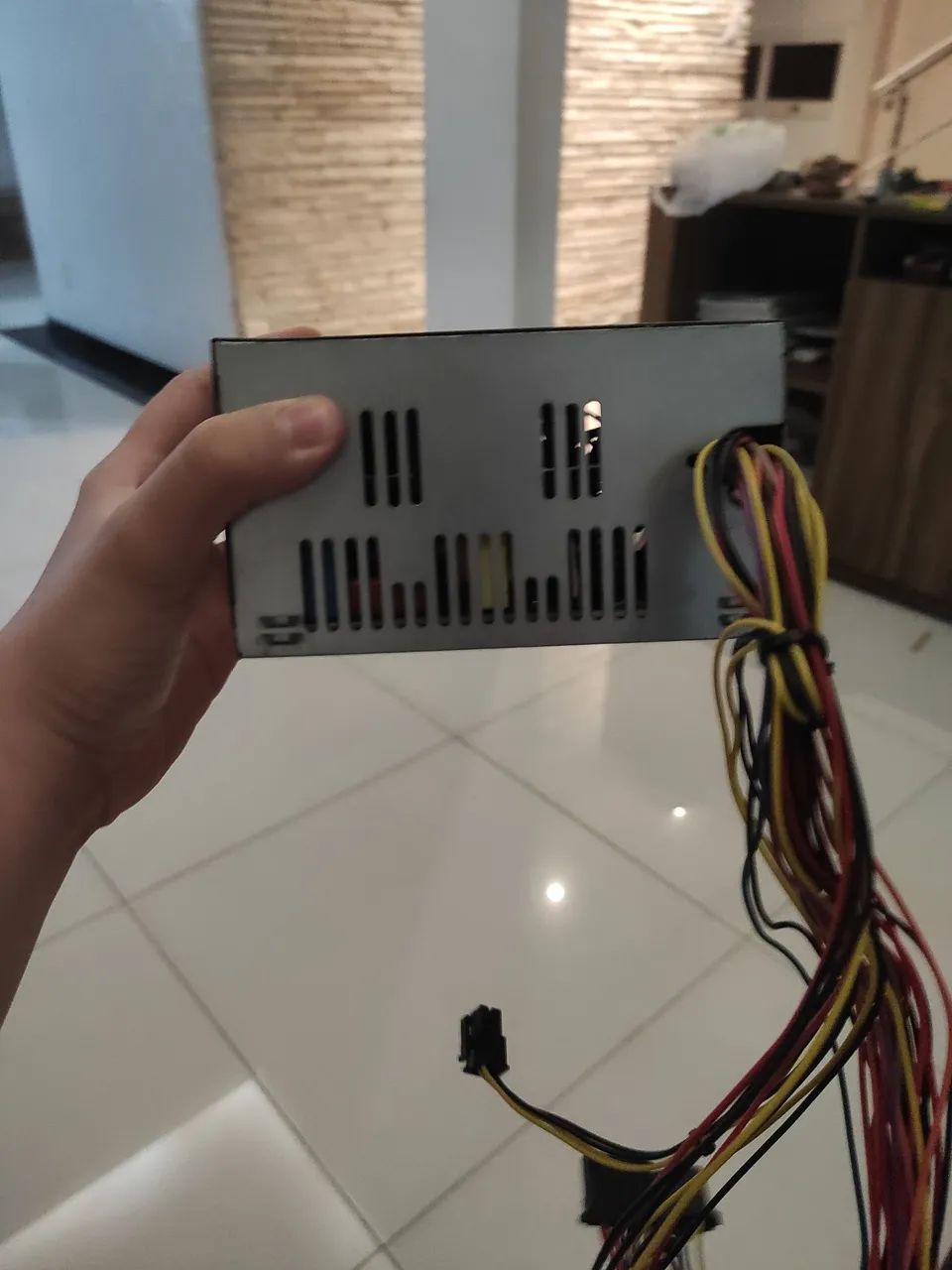 Fonte genérica de 230w boa!