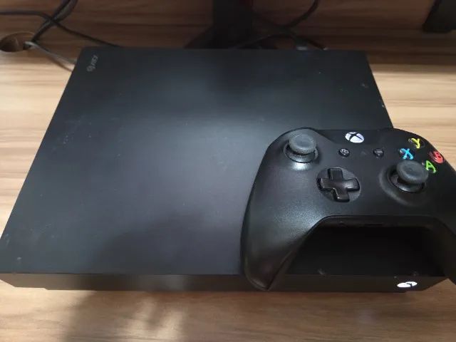 XBOX One X Com Caixa - Foto 2