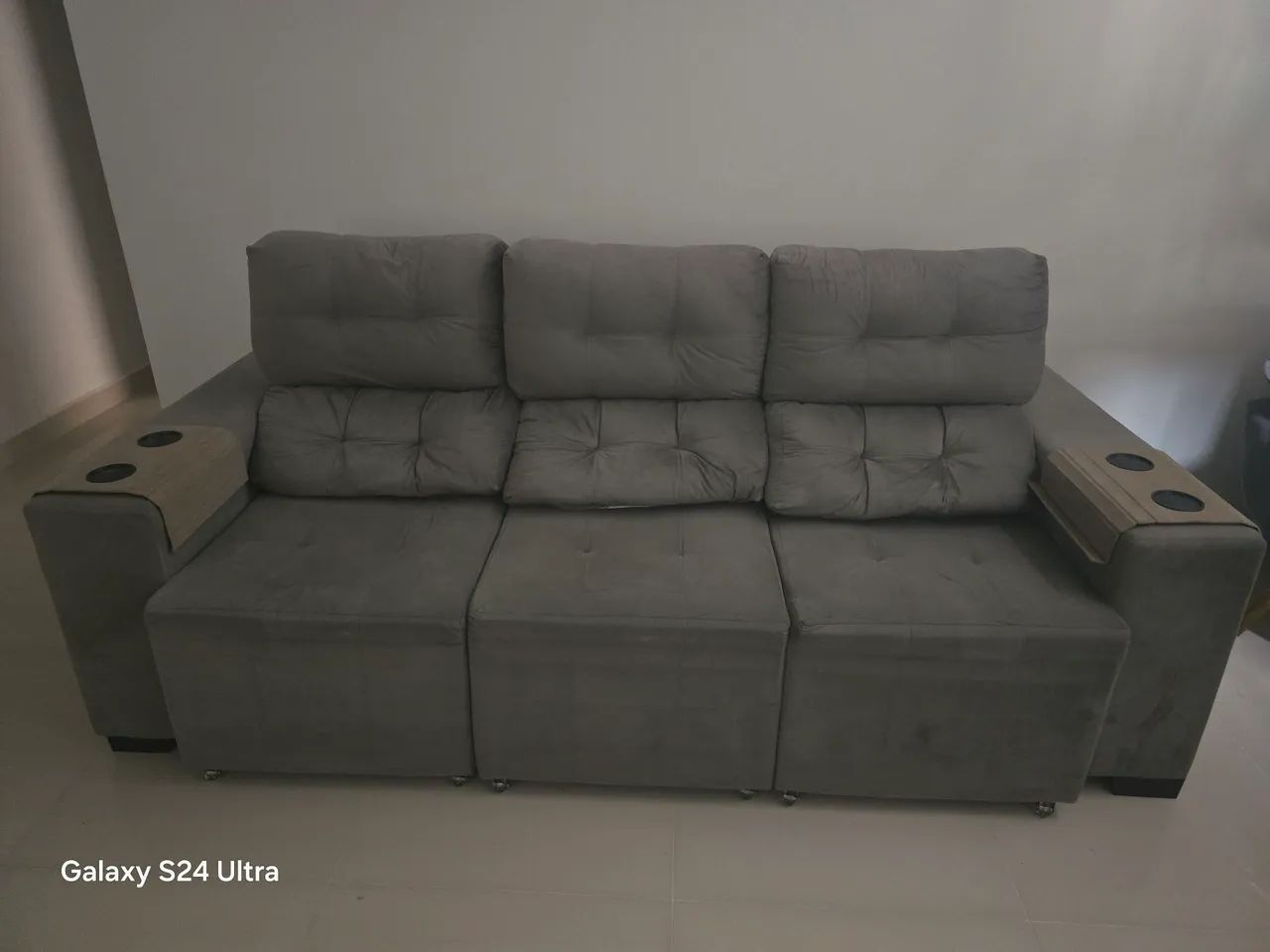 Sofá  3 lugares retrátil - Foto 3