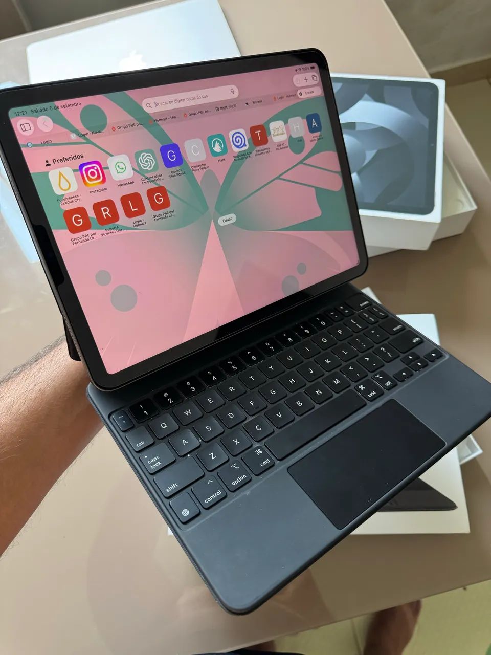 Vendo iPad Air M1 com caixa e acessórios - Foto 4