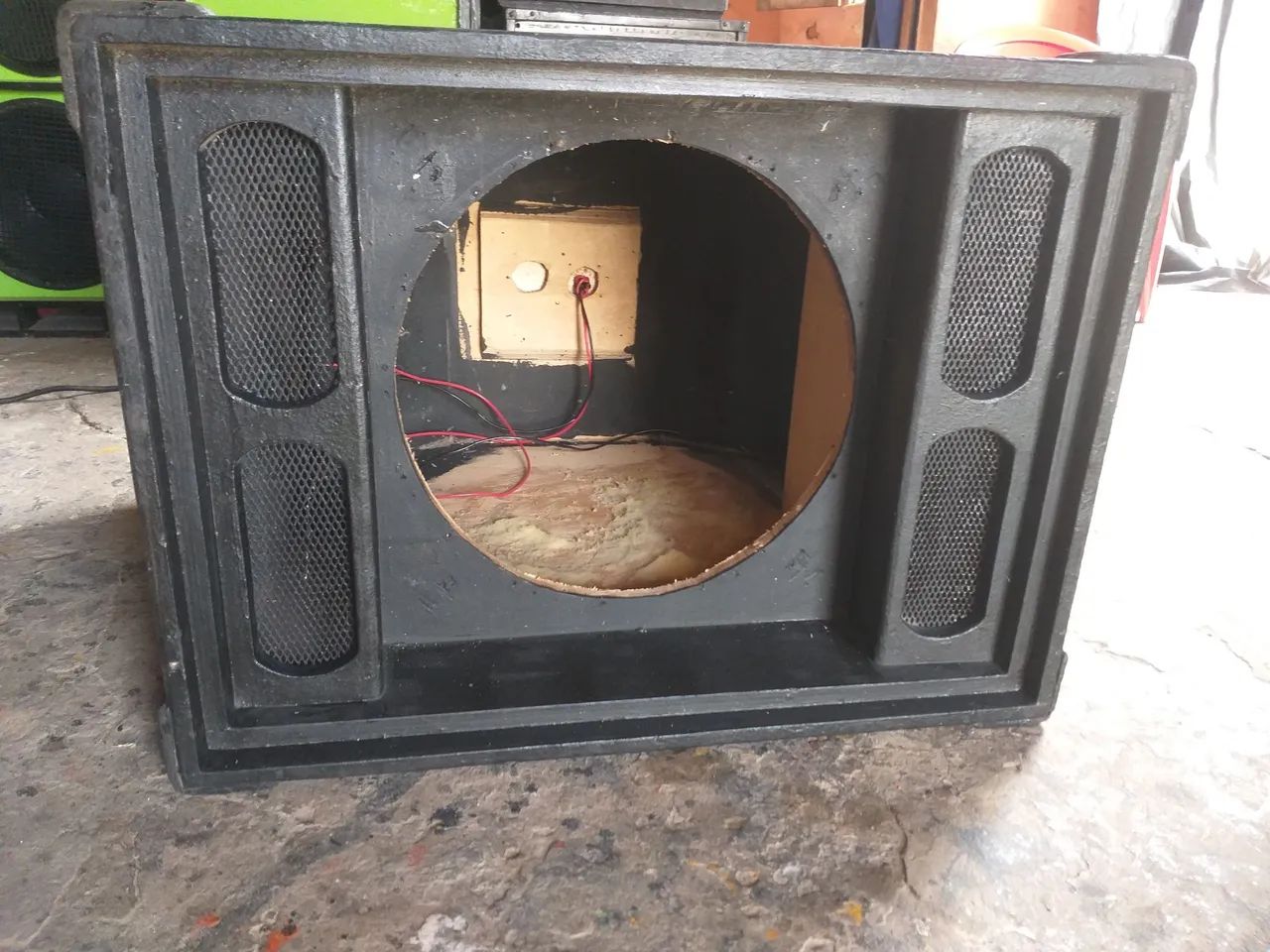 Caixa sub 18" projetada 1200w 