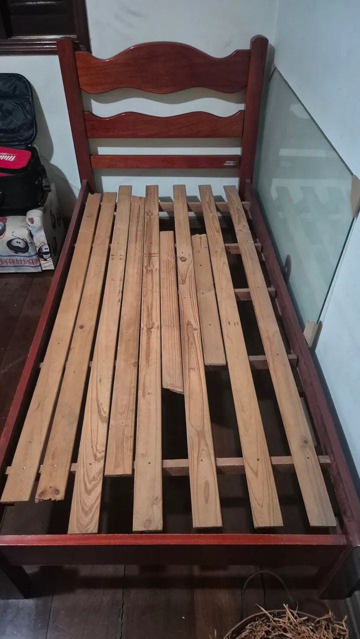 Cama de solteiro com colchão 