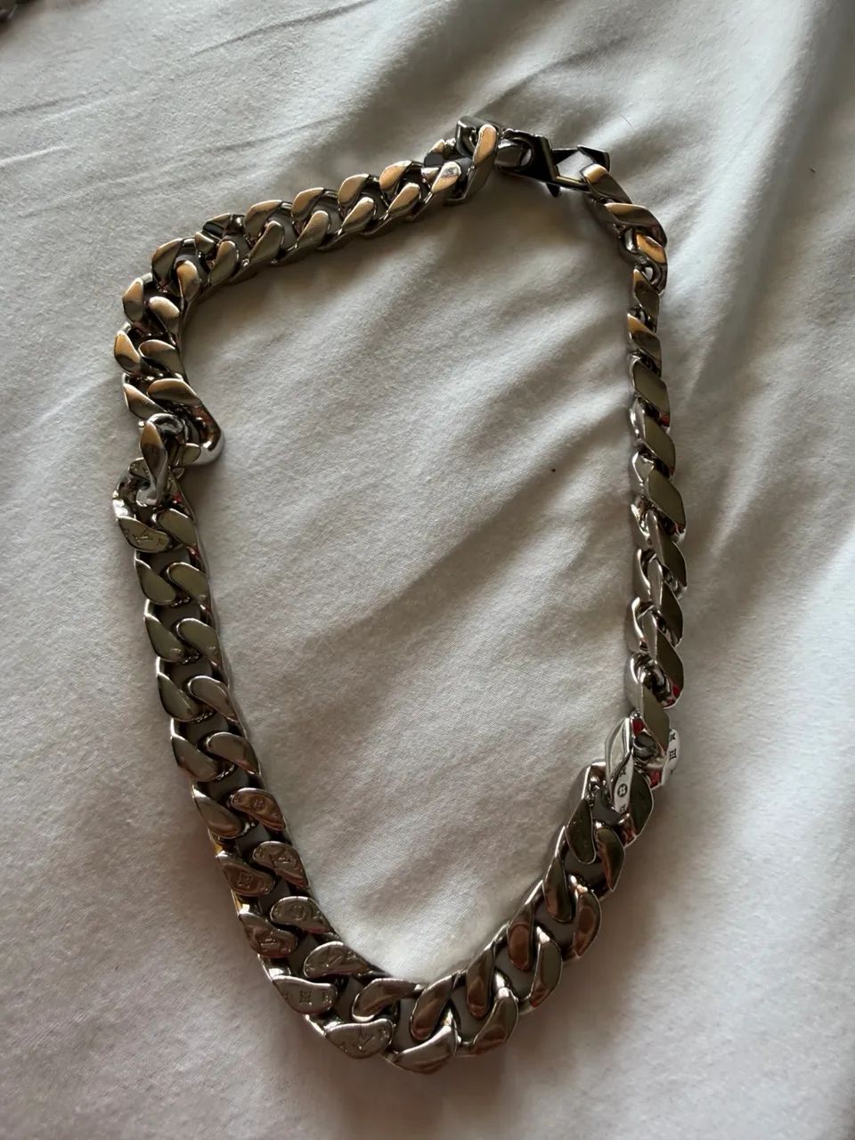 Colar Louis Vuitton Monogram Chain Prateado - Original - Foto 2