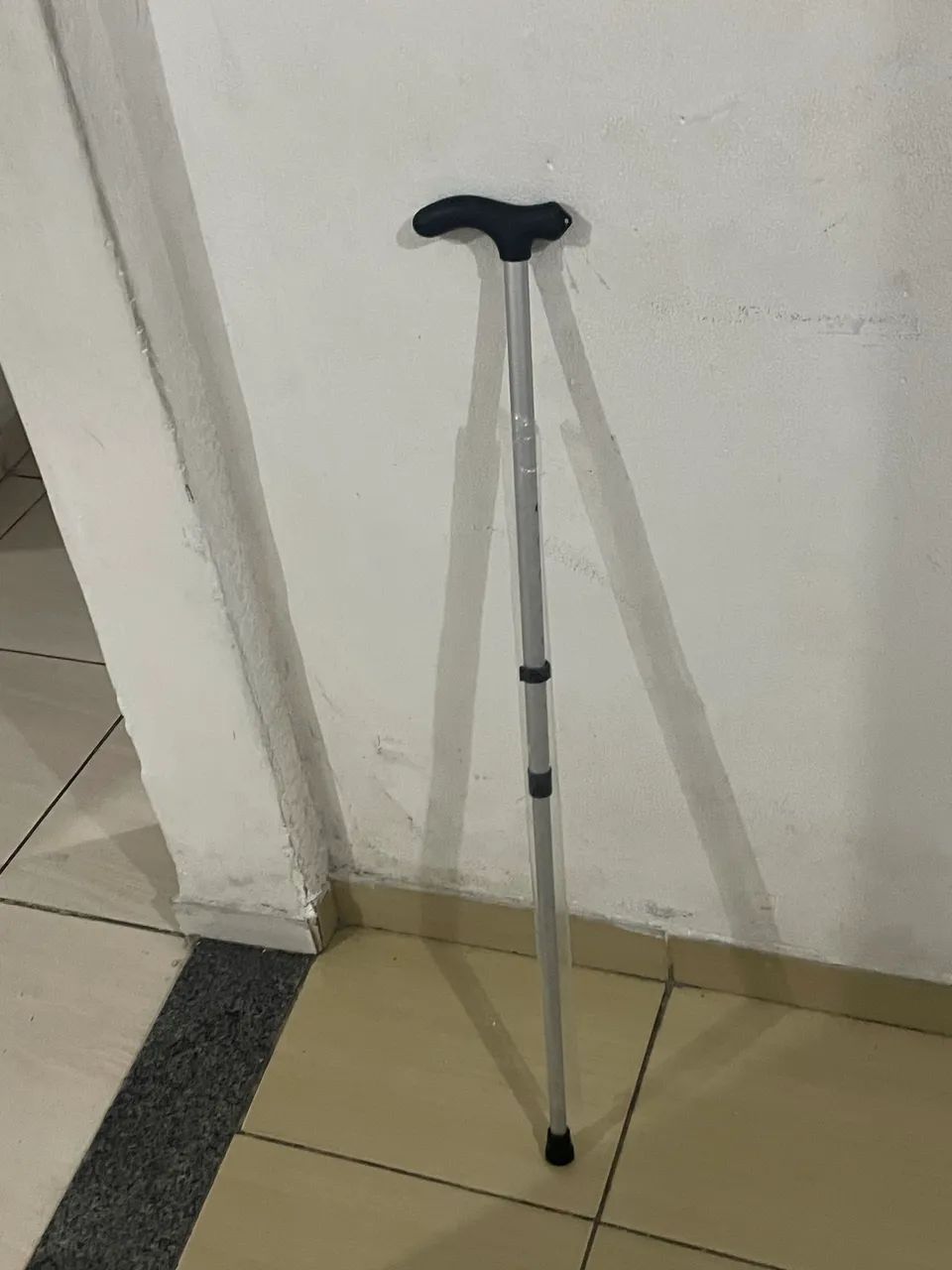     Bengala Ortopédica Regulável Nova e Pronta para Uso - Foto 4