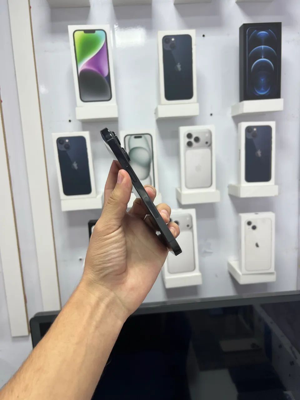 IPhone 14 Pro - 256GB - PRETO  - Foto 2