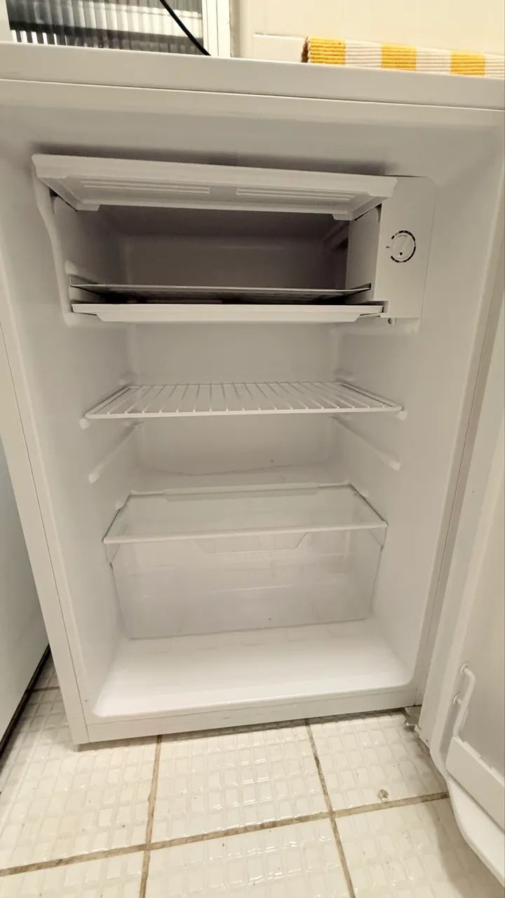 Frigobar Philco 76 litros - Foto 2
