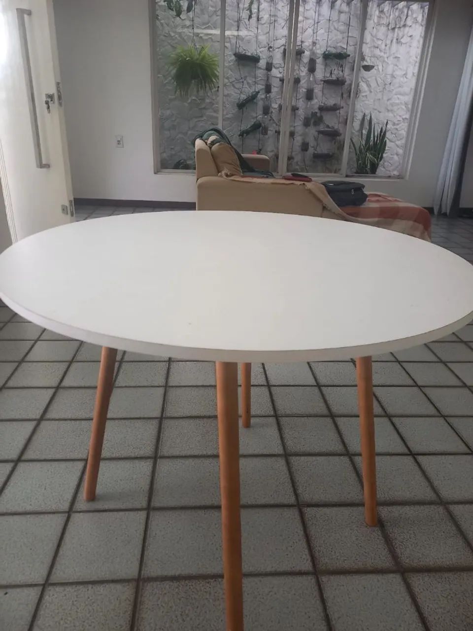 Vendo mesa redonda mdf