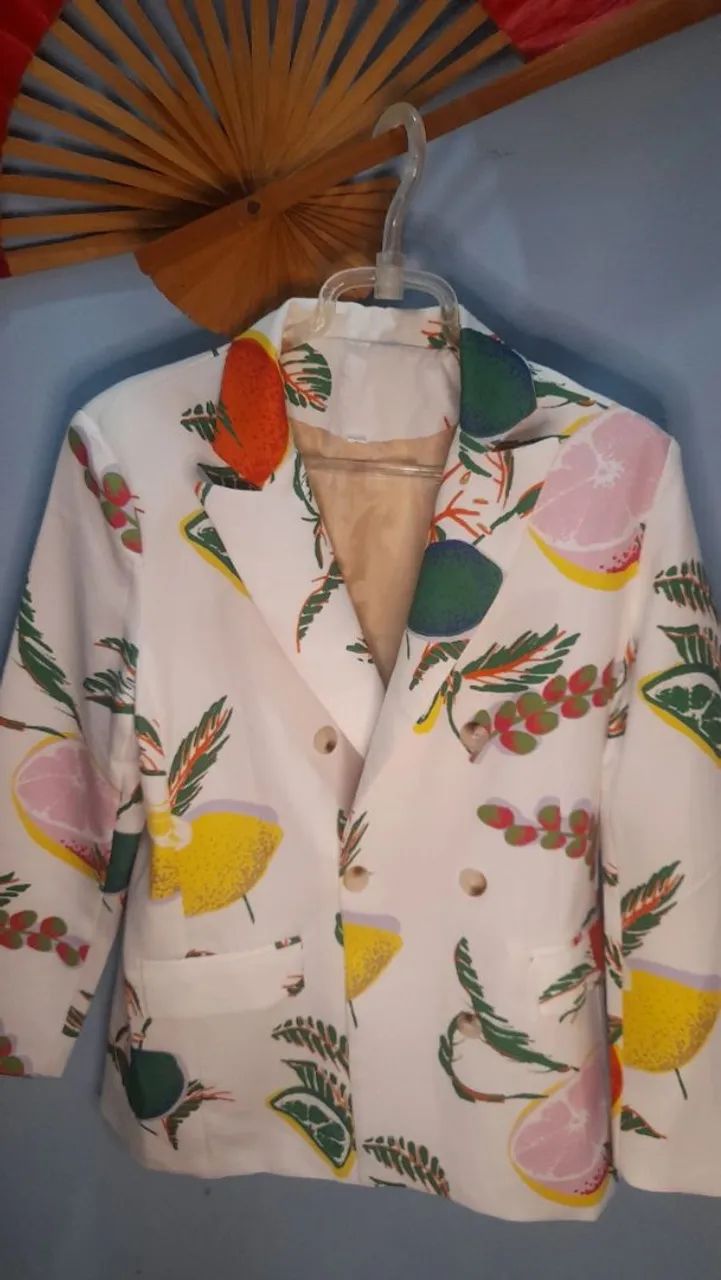 Blazer  oversized com estampa tropical - Foto 3