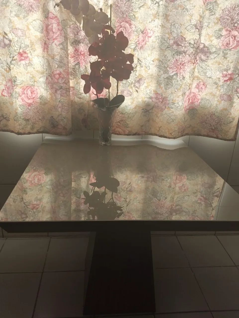 Mesa de madeira em vidro nova - Foto 3