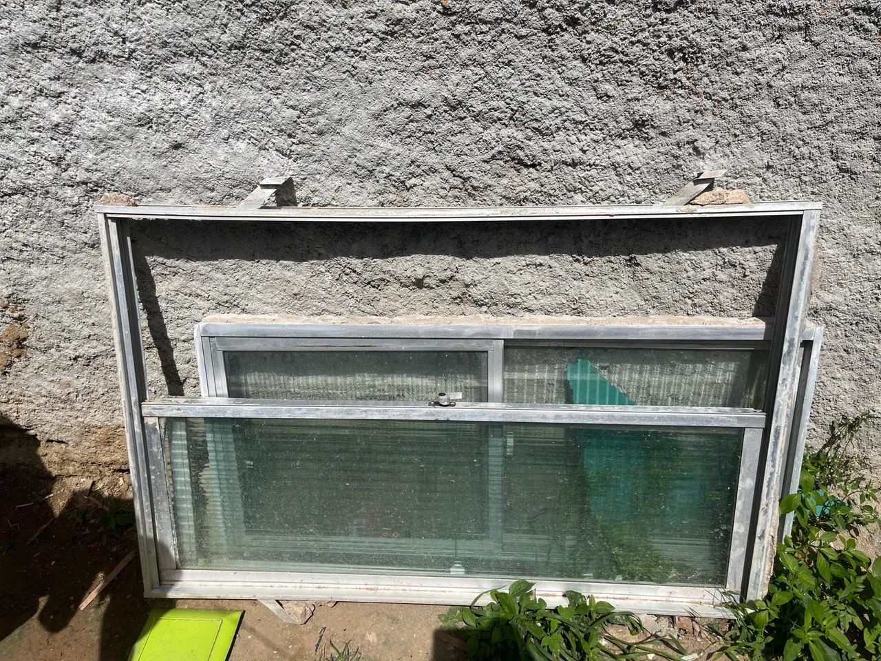 Vendo 2 janelas de alumínio 