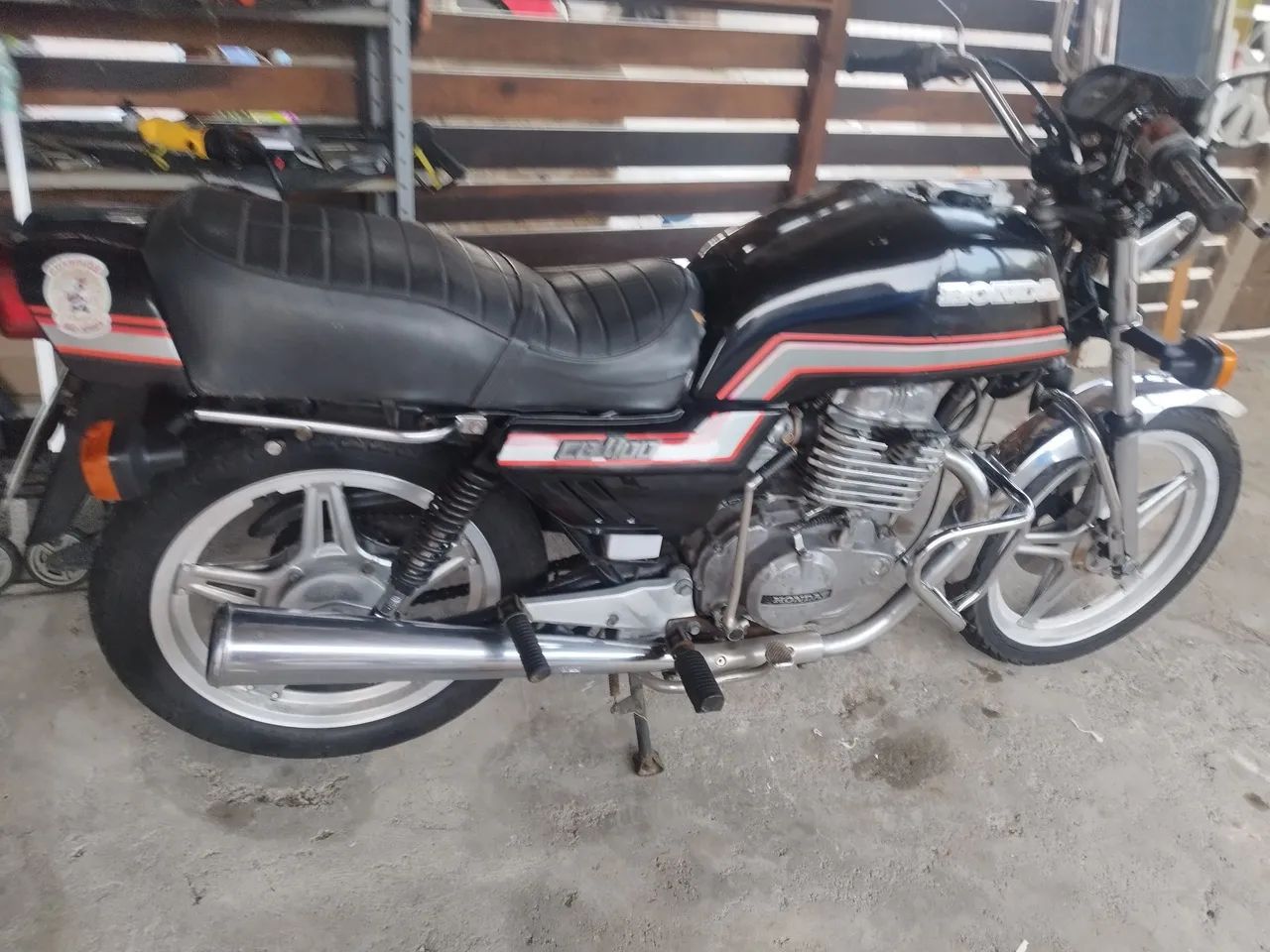 HONDA CB400SF オイルパン ホンダ [M-250424-27] 08233-99981 Pro Honda 4サイクルバイクエンジン用オイル SPORTS 10W