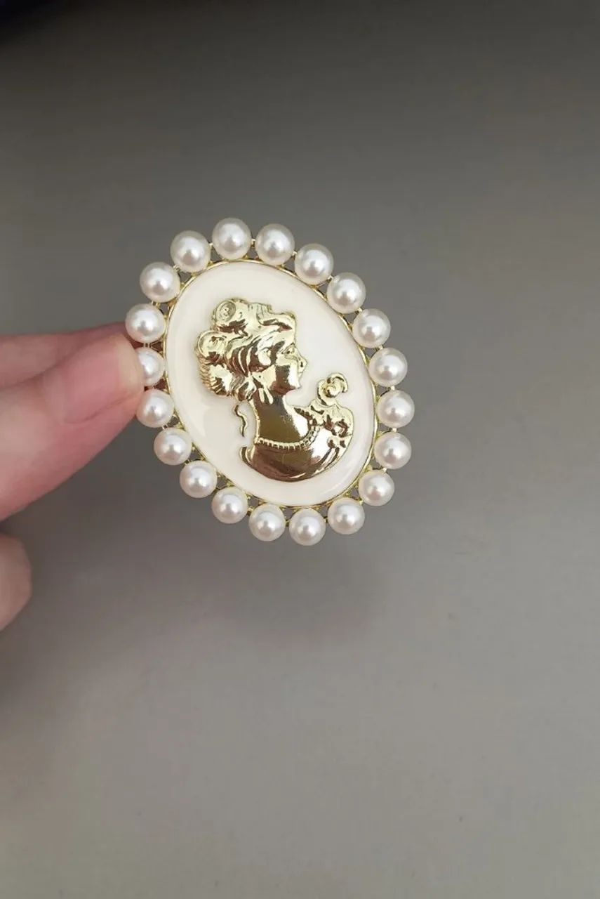 Broche de Pérolas Camafeu Dourado (novo) - Foto 3
