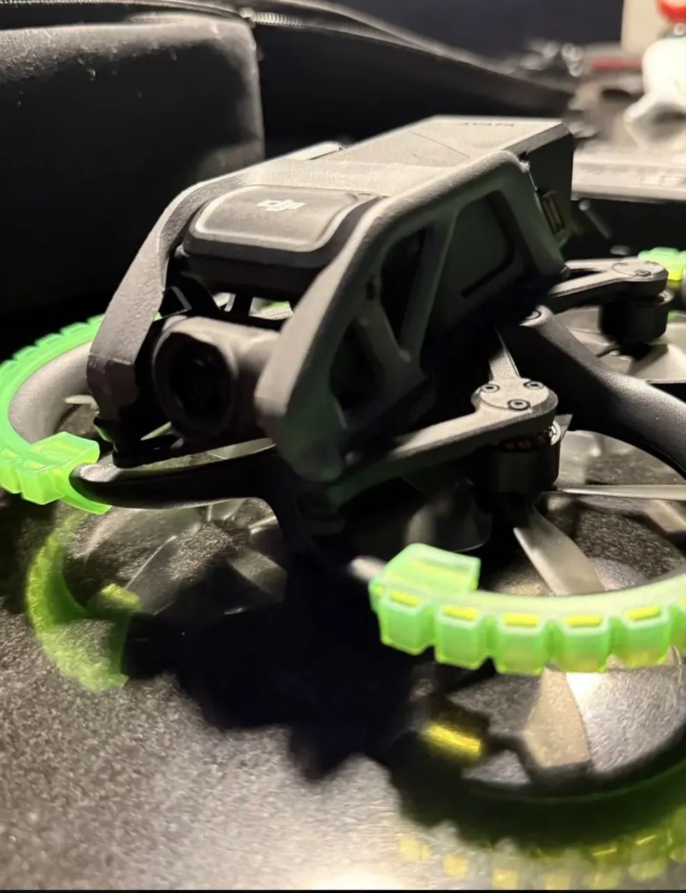 DJI Avata Pro View Combo Completo + 3 Baterias + Integra + RC Motion 2 Seminovo - Foto 3