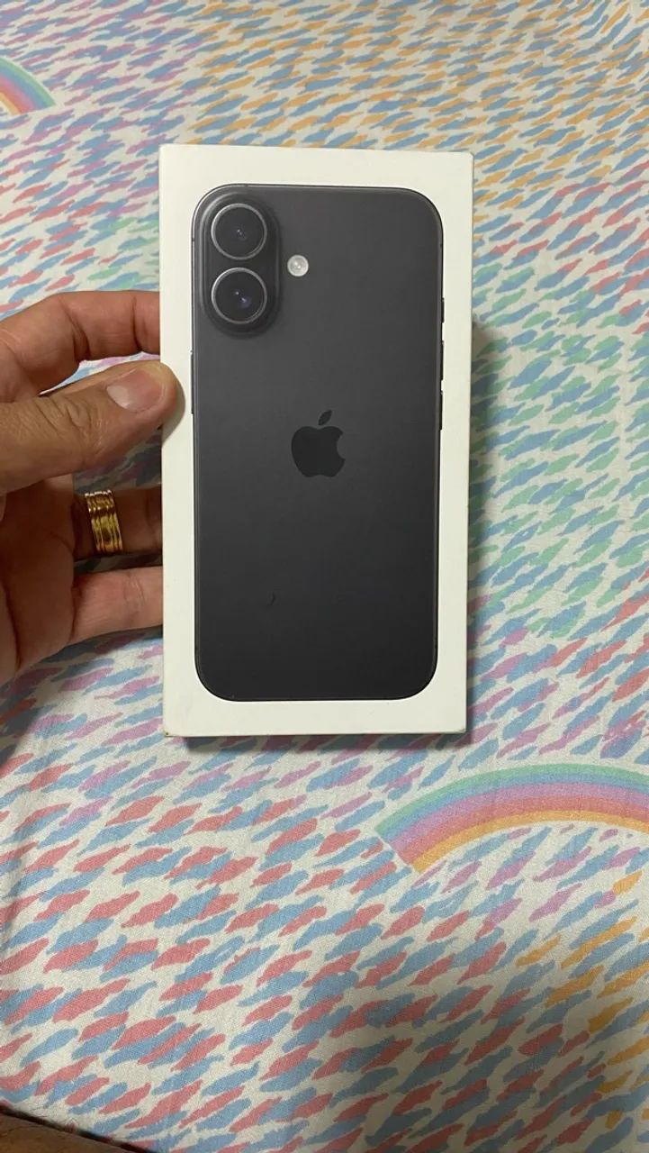 Caixa vazia de iPhone 16