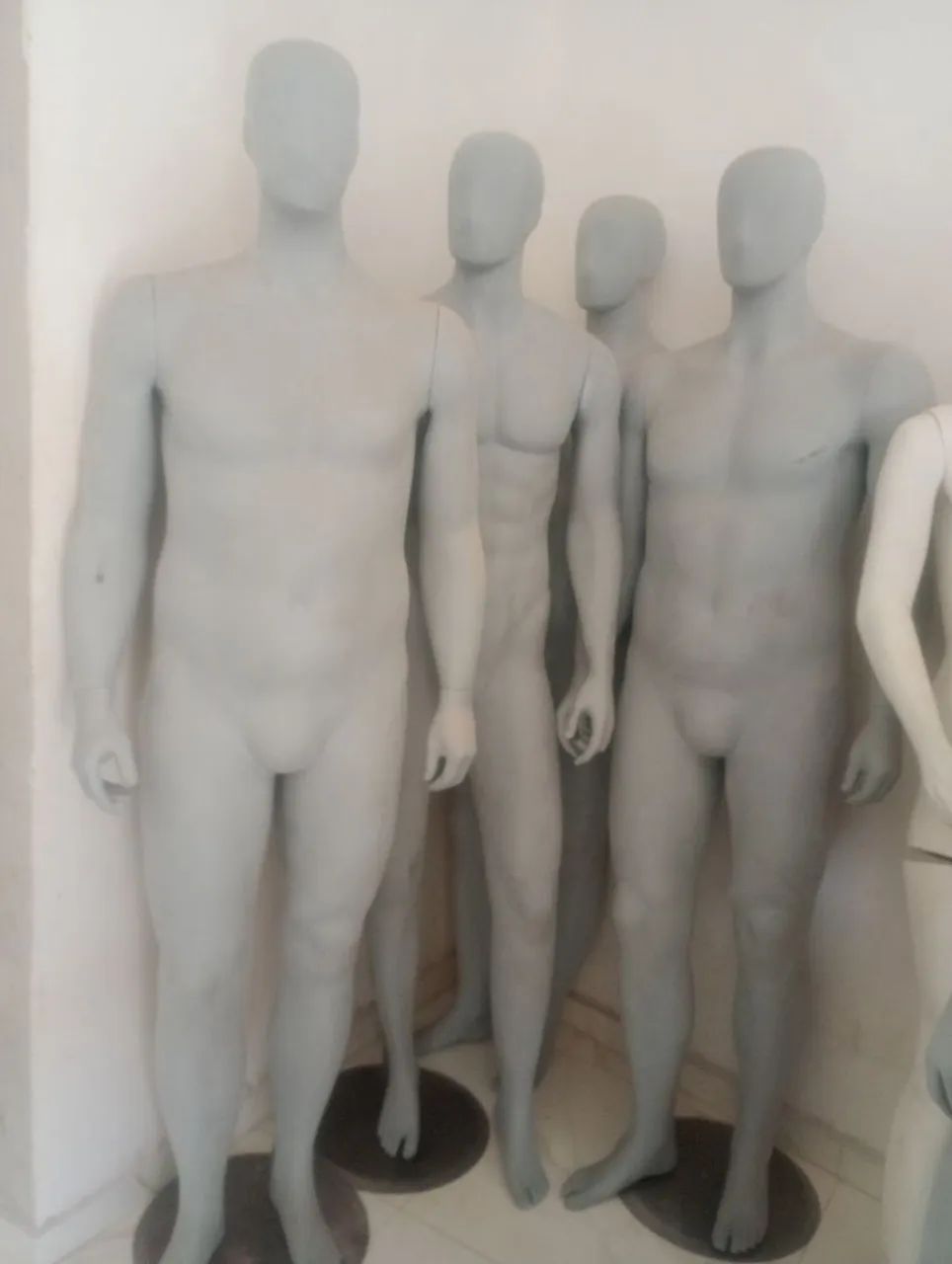 Maniquim e balcão  - Foto 2