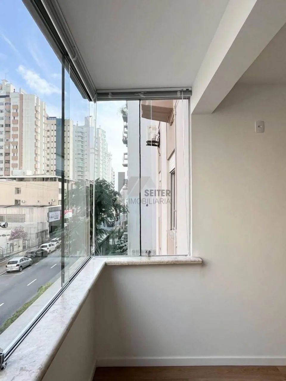 Apartamento proximo a beira mar Rua Arno Hoeschl - Foto 2