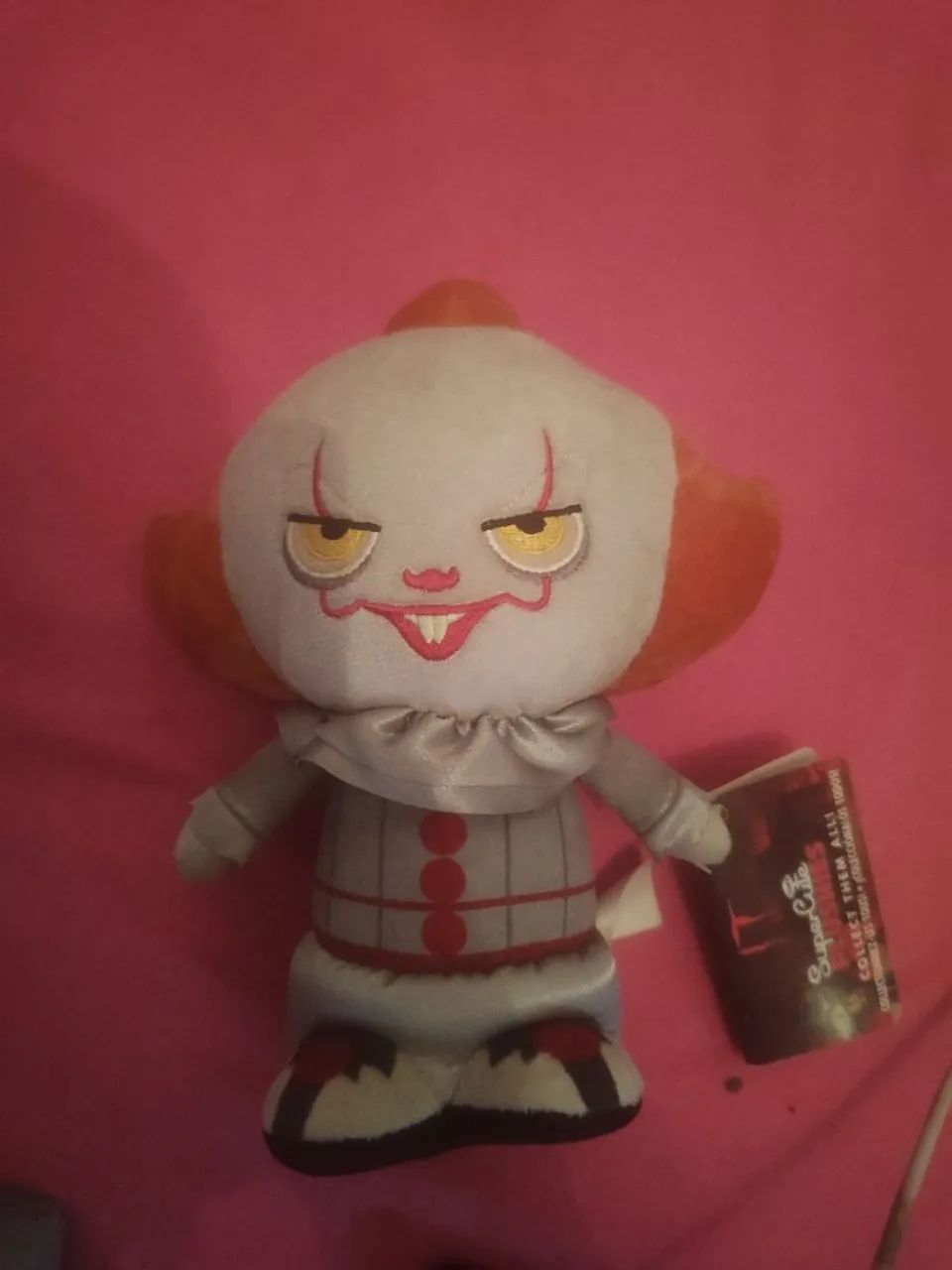 Pelúcia Funko Super Cute IT Pennywise de 23 cm