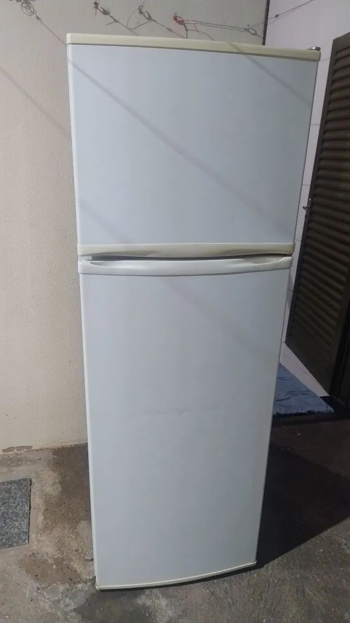 VENDO GELADEIRA 110 ELECTROLUX 