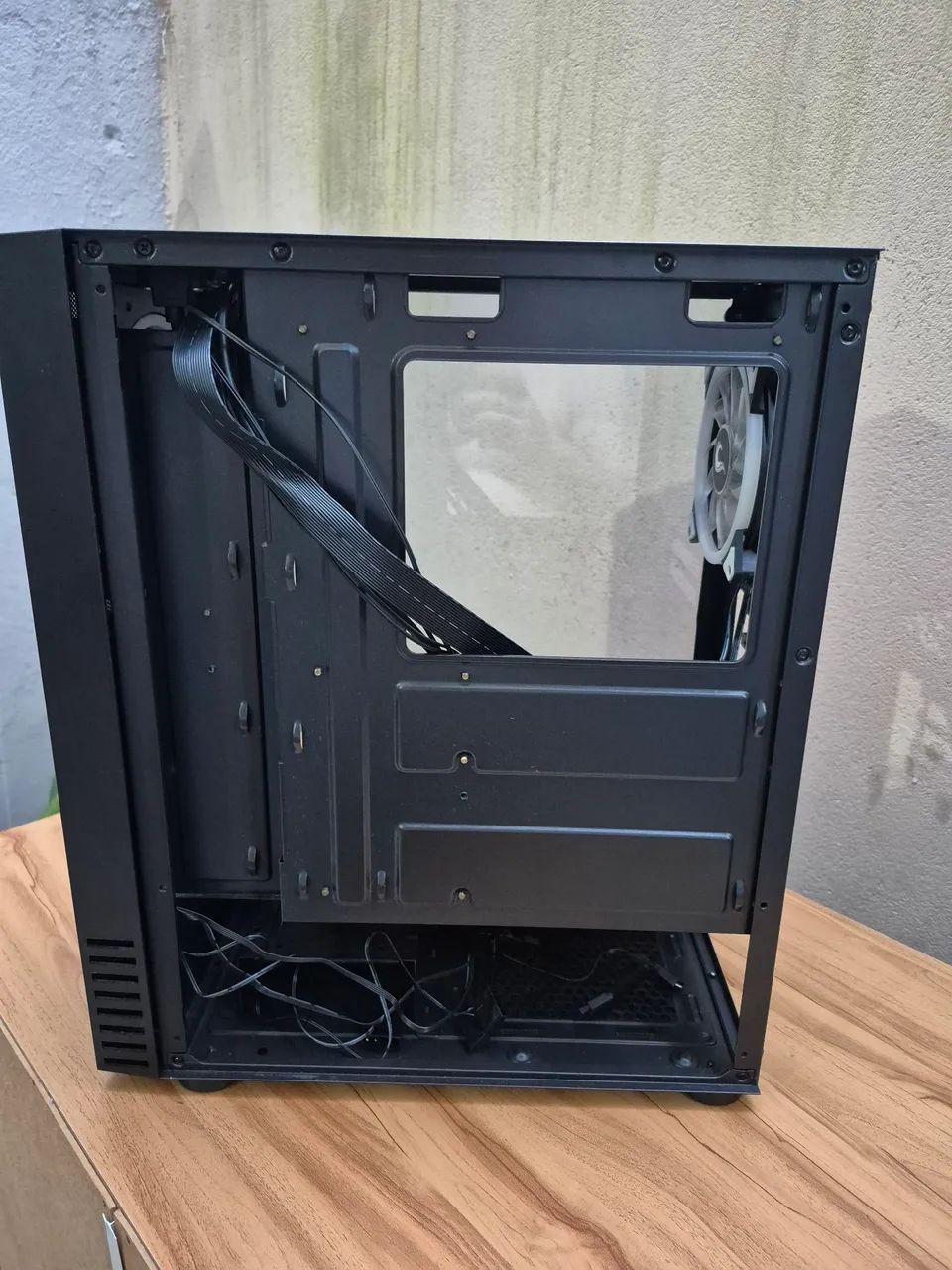 Gabinete Montech + Controladora RGB Rise Mode - Foto 5
