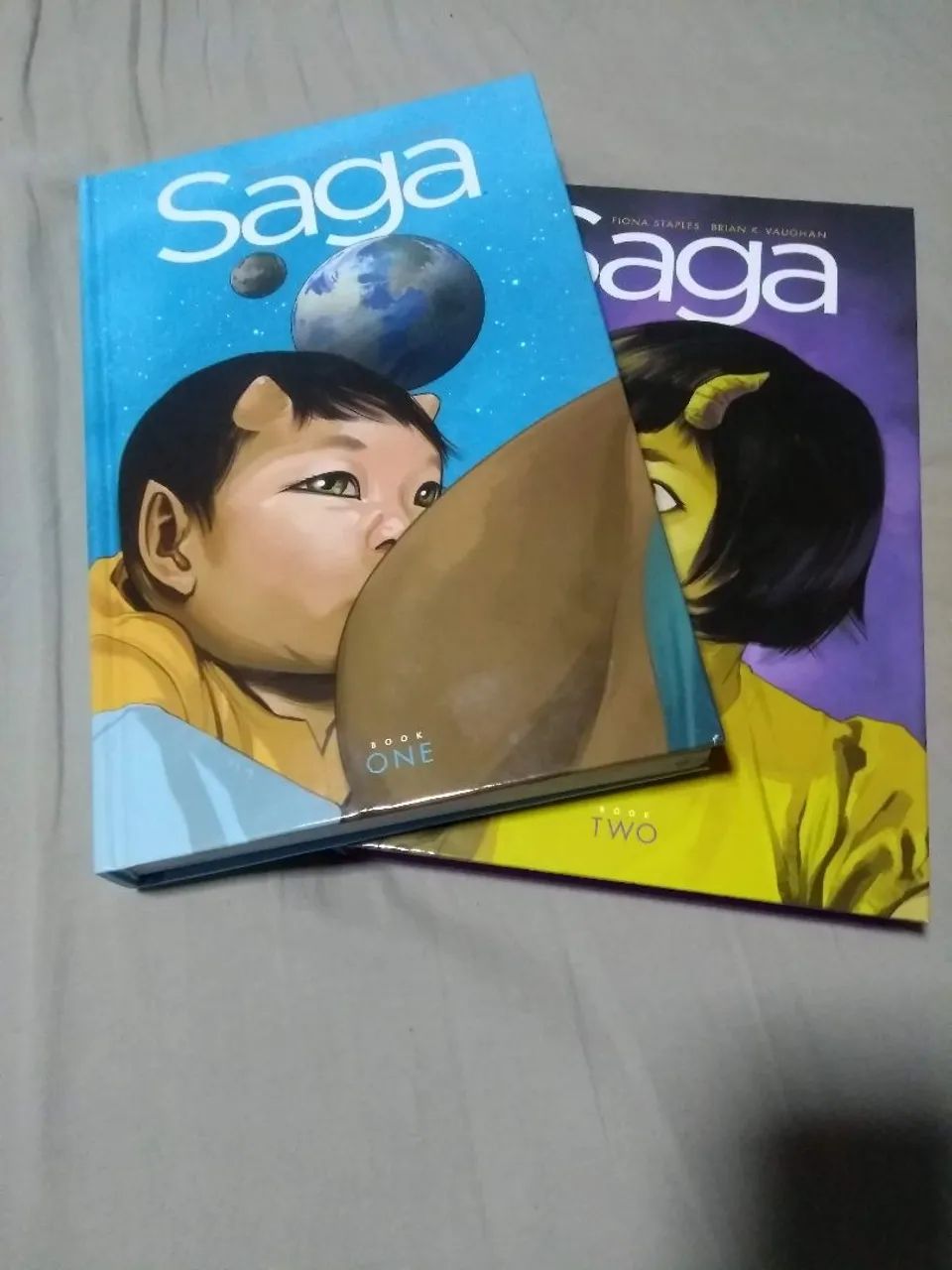 SagaDeluxe Edition Vol. 1 e 2 Image Comic em inglês  - Foto 2