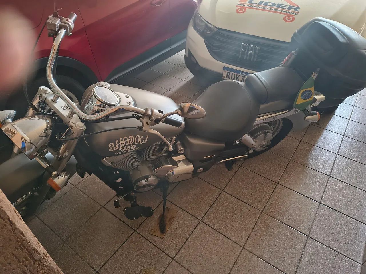 Moto shadow 750