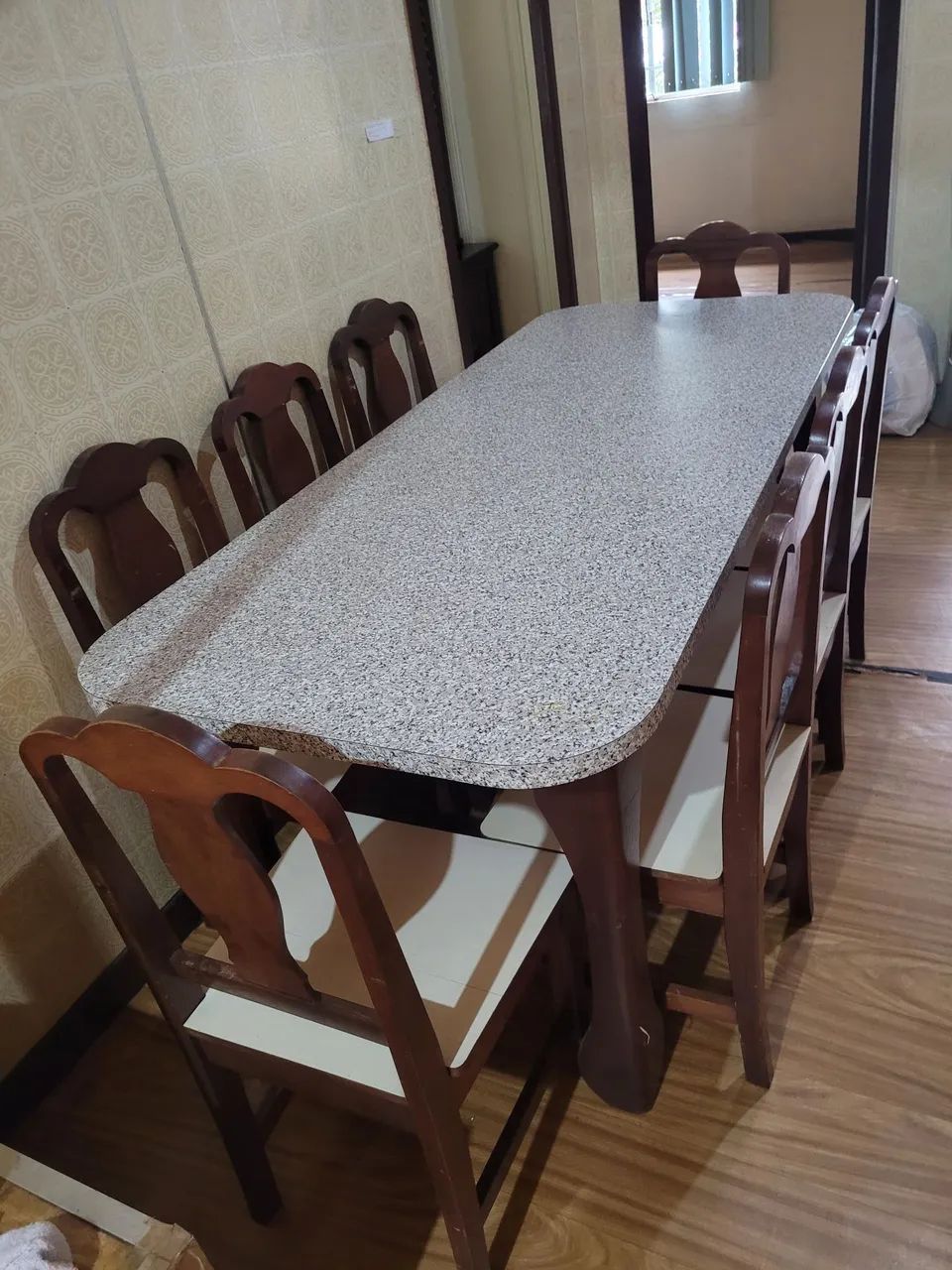 Jogo de mesa com 8 cadeiras para cozinha 