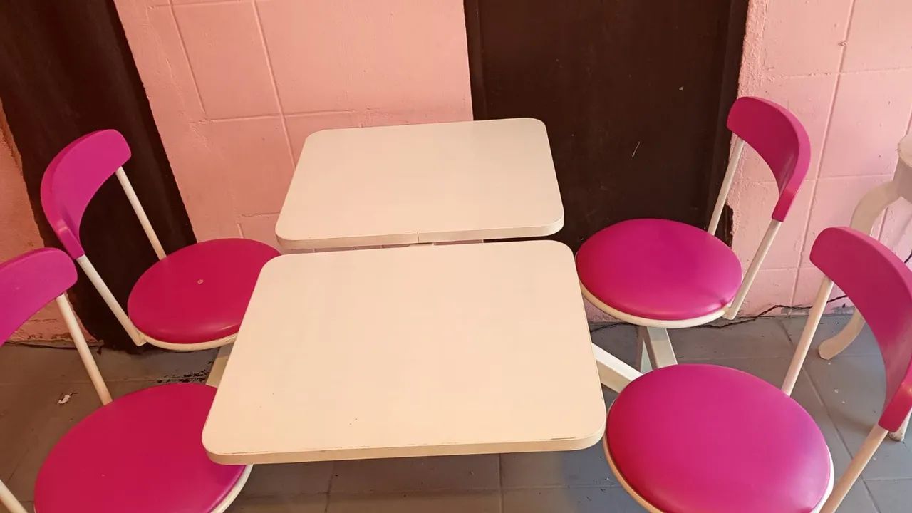 Conjunto de mesa e cadeiras comercio 