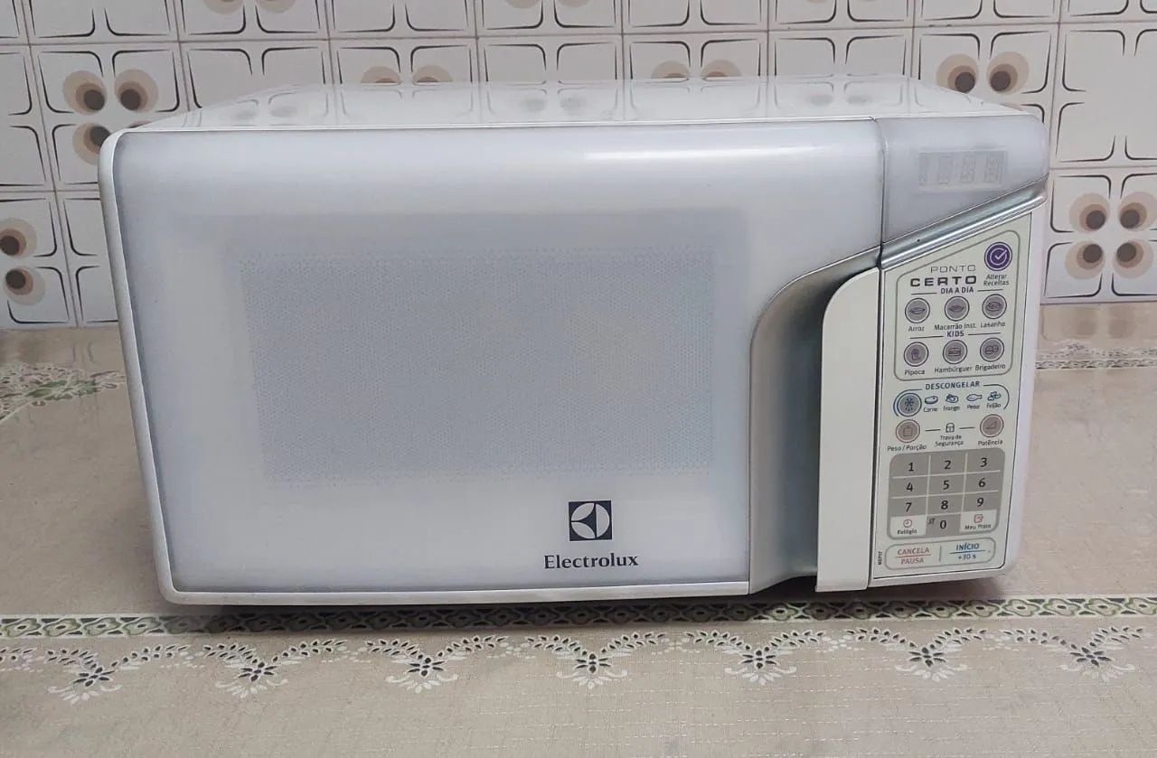 Microondas electrolux branco 110 volts - Foto 2