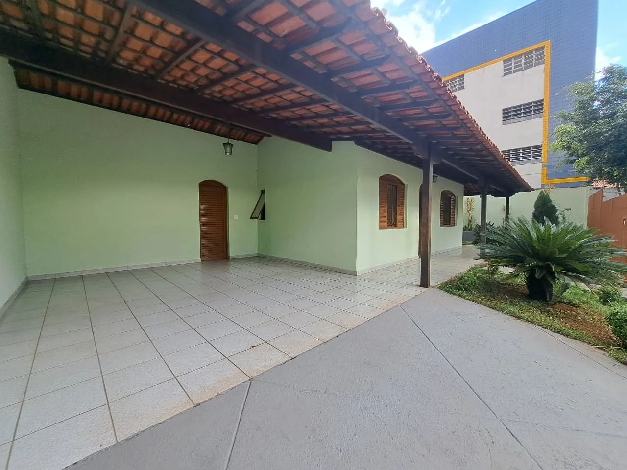 Casa comercial para alugar em Ibirité!